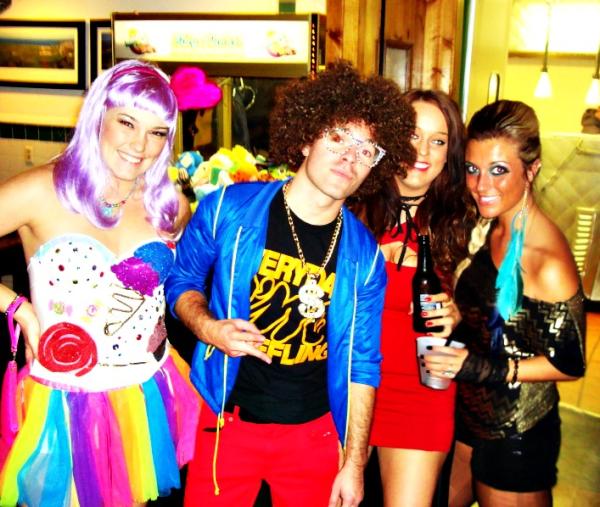 JessicaMaree9's tweet photo. @keshasuxx I'm youuuuu this yearrrr && my friend as LMFAO & katy perry http://t.co/mFIOJNZr