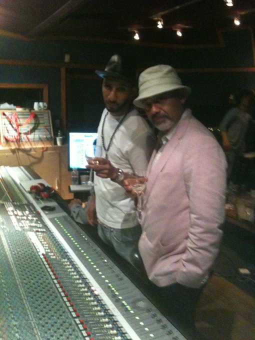 Watch SWIZZ BEATZ's leaked NSFW photo on TwXstars