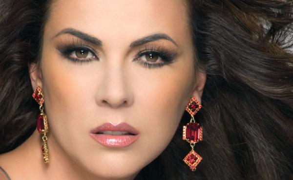 EdithMarquezFan's tweet photo. Edith Marquez http://t.co/cH75oEcR
