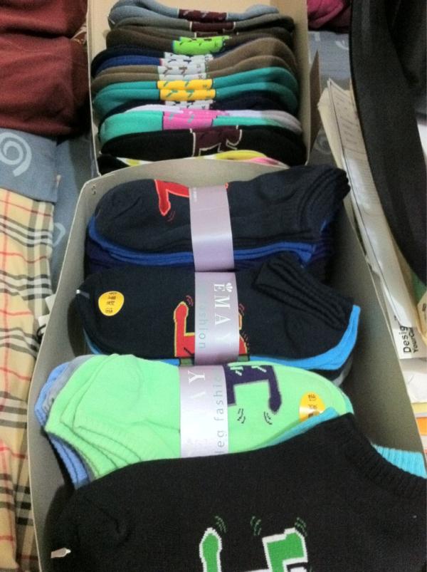 YENCHUNLAI's tweet photo. 小人襪來囉！踩死那些小賤人！ http://t.co/OdfsoUGm