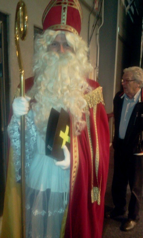 #Letteractie De Sint <a href="/ContactaNL/">Contacta</a> voor #Kika. #RT26 www.letteractie.nl