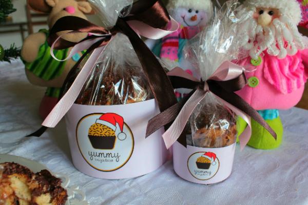 YummyBrigadeiro's tweet photo. Panetones Yummy Brigadeiro!!! Deliciosamente recheados com Negrinho, Branquinho ou Noir! www.yummybrigadeiro.com.br http://t.co/I4NLZyJP