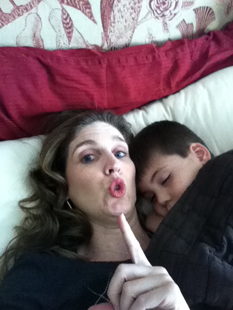 manleyrivera's tweet photo. Look at that sweet thing sleeping next to his momma!!! http://t.co/5Tx4C5S1
