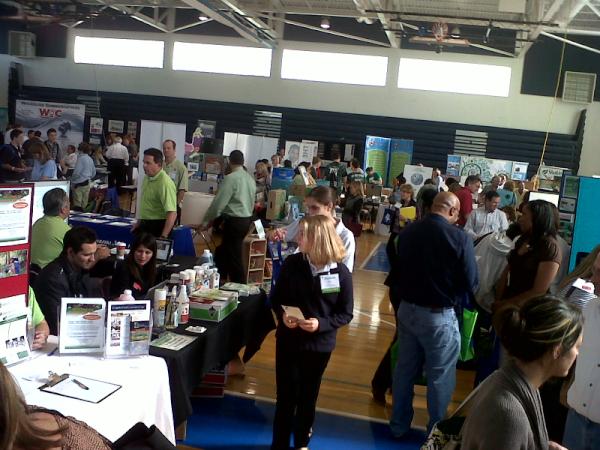 Rachel_Hodgdon's tweet image. The #LearnGreen expo hall, featuring booths, brochures and live snakes and alligators.