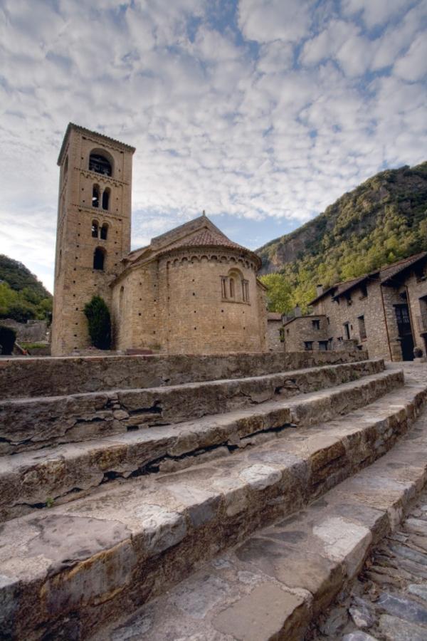 VisitElRipolles's tweet photo. Next weekend enjoy Popular Celebrations in #Beget, #ripolles , #girona, in the heart of Catalan #Pyrenees! #inPyrenees http://t.co/Bko9SJDT