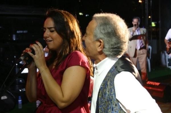 EAkbayram's tweet photo. Türkü Akbayram http://t.co/4G6BFLnM