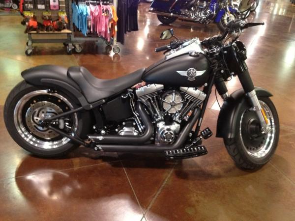 Chandlerhd's tweet photo. Fully custom 2011 FatBoy Low! http://t.co/4sL8BTgl