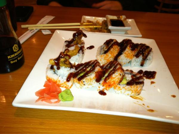 lilypad1741's tweet photo. Sushi with the boyfriend #yumm http://t.co/ocV3Jgeo