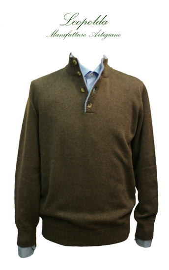 LEOPOLDACASHMER's tweet photo. Uomini ecco per voi una maglia in cashmere a 4 fili che vi farà girare la testa #abbigliamentouomo http://t.co/TaXjW3jv
