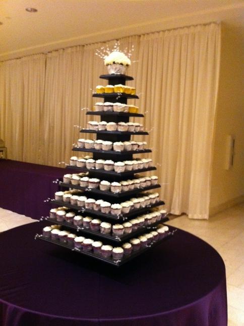 sicakes's tweet image. Cupcake tree, thanks to Eventscapes, at 200 peachtree....