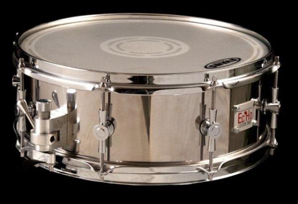 EcHoCustomDrums's tweet photo. 14" x 5.5" polished stainless steel, chrome hardware http://t.co/0Pqn6hV0