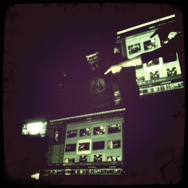 martinslottemo's tweet image. @paragonfeatures gjennomgår 10000 fotografier. Godt vi har mange skjermer. #fotojournalistikk