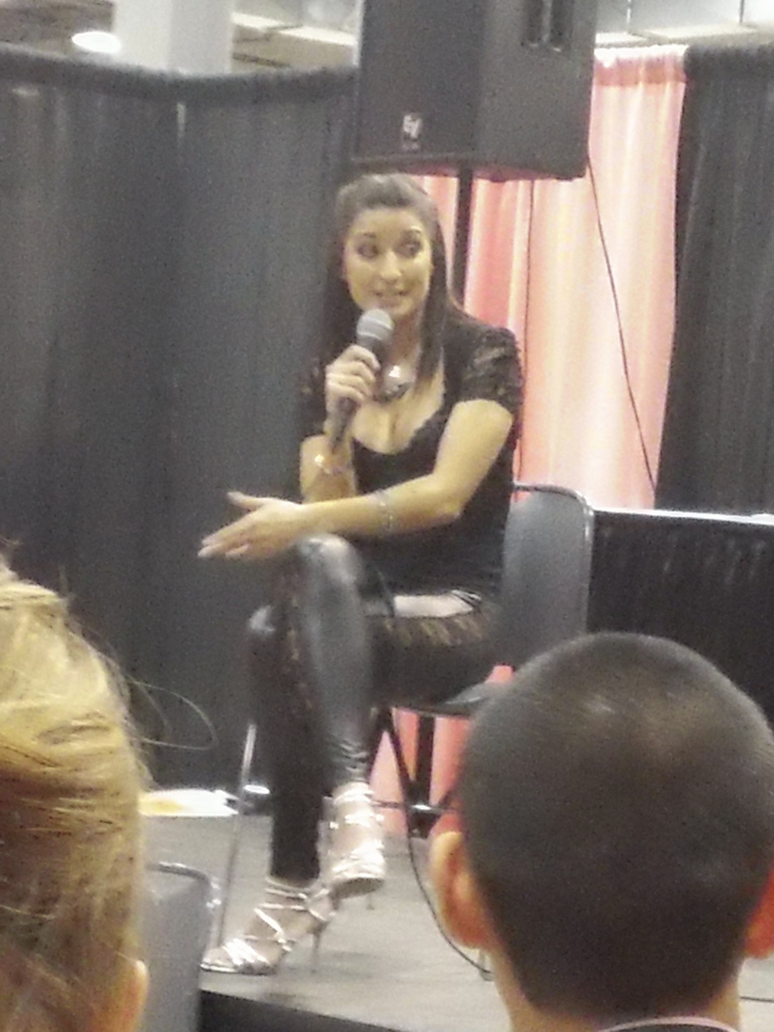 “@MrJEnigma: @msannmarierios giving an awesome seminar on foreplay at @exxxotica http://t.co/WhHwNoGg” Thank you!