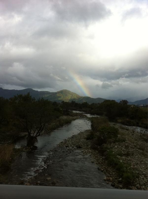 mi_little's tweet photo. 朝の送迎車から！昼からもがんばろ！ http://t.co/GWil81jW