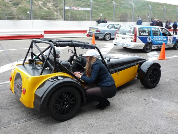 040Runners's tweet photo. Met deze laagvlieger hebben wij 3 rondjes circuit in Zandvoort rondgevlogen. Wat een ervaring! BuddiesforLife Bedankt!! http://t.co/Hn1d4yFC