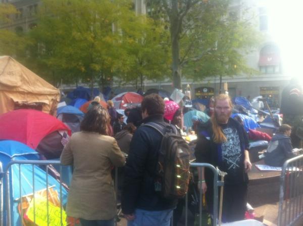 RobKorom's tweet photo. Fascinating community here at #OWS.  Wonder what will happen when the weather gets worse. http://t.co/lbZpNwhw