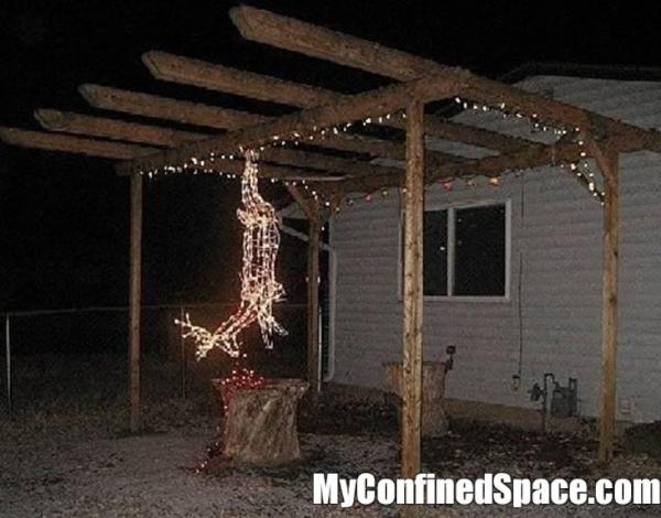 foxoutdoors's tweet photo. My kind of Christmas decorations! http://t.co/Wx8LoPld