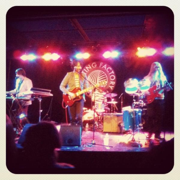 MemoryLaneMG's tweet image. Our writer @AMsounds and @iloveshawnlee bringing #MaximumVibes at Knitting Factory right now!
