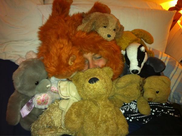 Isabella_CoCo's tweet photo. In bed with @LucyShock and the jungle freaking book! http://t.co/3A0Gn4RH