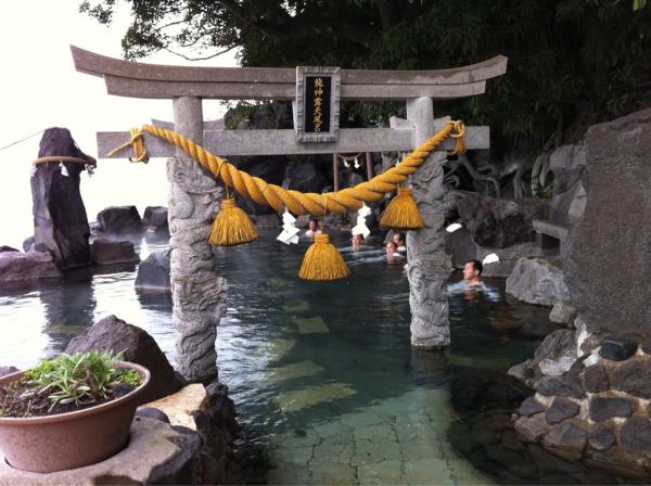 xibang's tweet photo. 古里温泉龍神露天風呂に来ています。 http://t.co/mFpca8gT