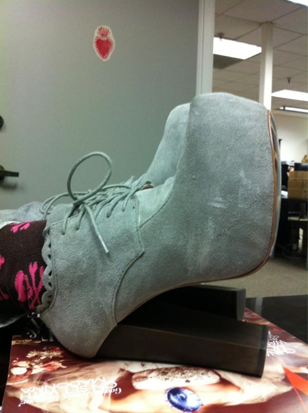 Waxing_Poetic's tweet photo. Our designer Stephanie's new shoes = she is majorly more creative now. http://t.co/ajBxI3KL