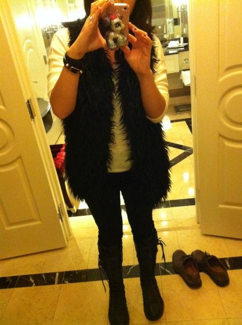 princessimp1's tweet photo. Triple lace Ann D boots making a reply for Vegas! http://t.co/8WIYviow