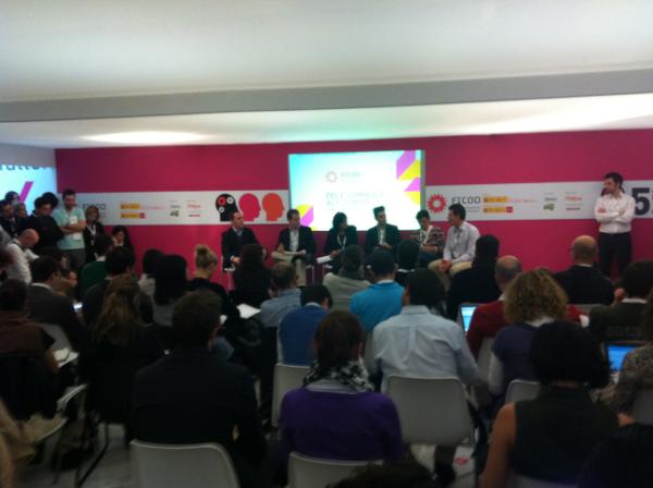 carmonego's tweet image. Sala petada en #ficod hablando de Social Ecommerce #fcommerce