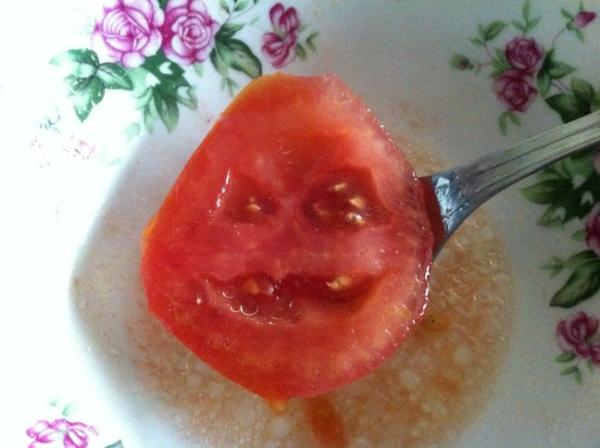 Blackvirtual's tweet image. Por qué me daba cosa comerme este tomate???