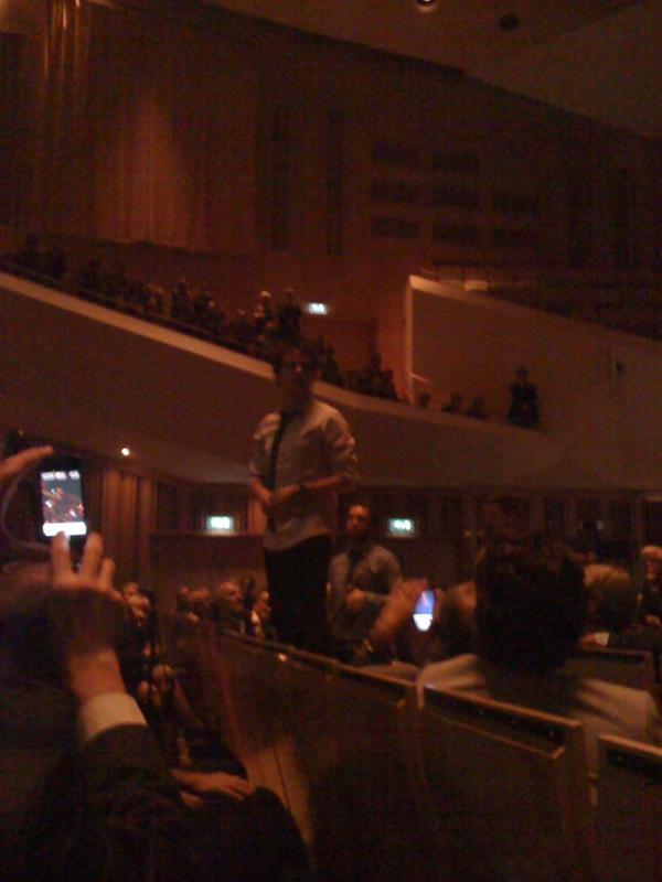 ChristianeV2's tweet image. Rotary in Music met Jamie Cullum. Hij heeft het podium niet nodig #geweldig #briljant