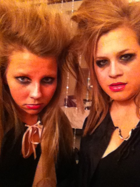 kimbosliiice's tweet image. Going home tomorrow to this! So freaking scary. #mybestfriendisavampire