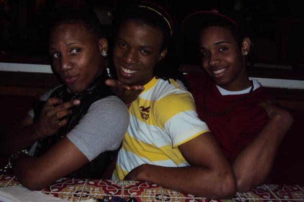 _JayeMarcelle's tweet image. ..at Chillis w/Jordan &amp; @Da_DiamondPrinc #SPRING2K11 ! right before the TSU VS  #PVnation BBALL game ! =]