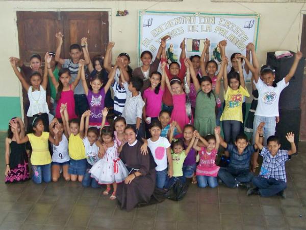 BernetM's tweet photo. Sternsingen 2012: Die Delegation aus Nicaragua auf dem Weg in die Schweiz. Virtuelle Begleitung http://t.co/6QPrmHpI http://t.co/A3tGhq6f