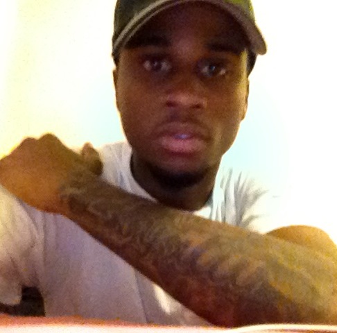 Prettymill_21's tweet photo. ❤My Lil bro http://t.co/cWf0Jz53