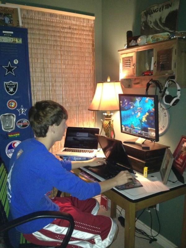 Kendal_Mo's tweet image. I'd like to say my brother isn't one of those lame gamer boys...but clearly... #3computers #andaheadset
