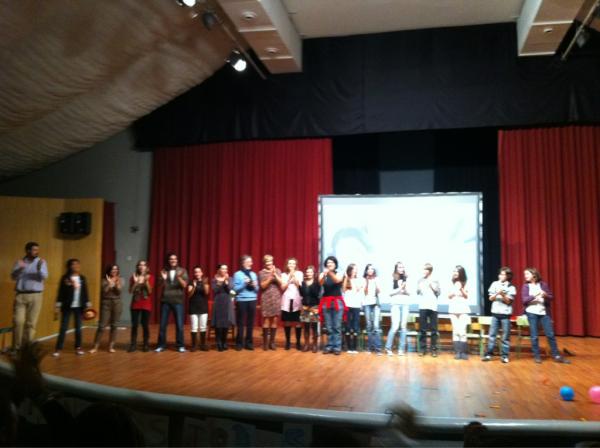 AprendemosTodos's tweet photo. Todo el equipo de #AprendemosTodos os da la despedida! Esperamos veros muy pronto! :D #fb http://t.co/iqblySE8