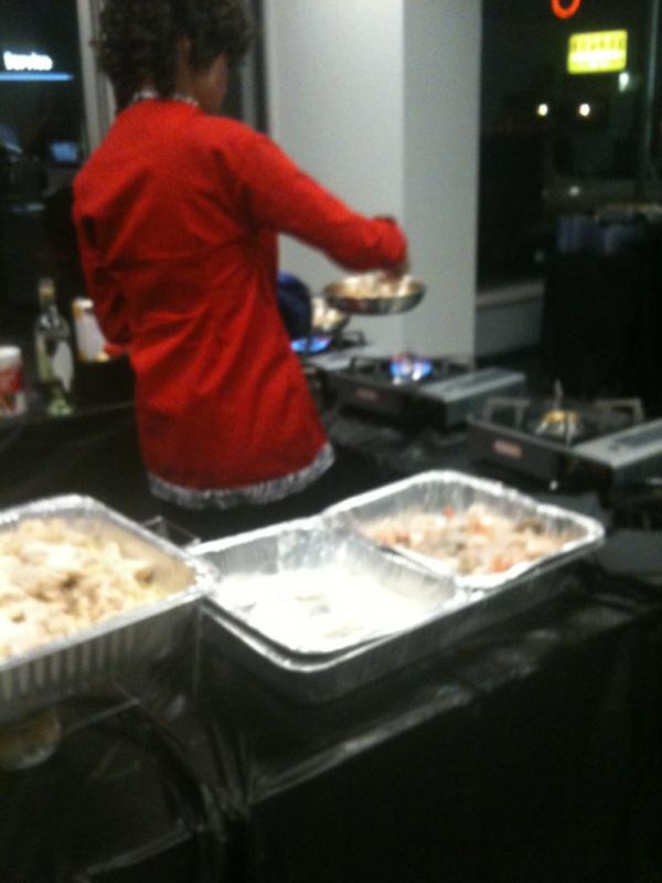 mrambitious1's tweet photo. Celeb chef Elise Wims doing her thing http://t.co/QzKJuMSD