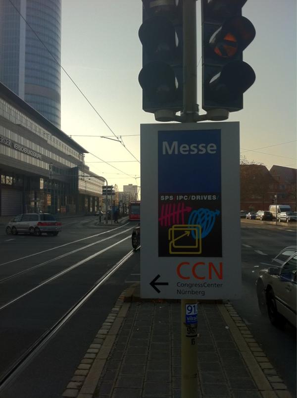 BM_Services's tweet photo. Noch stehen die Ampeln auf Gelb. Aber naechste Woche gehts los: auf der SPS/IPC/DRIVES...Halle 1, Stand 560! http://t.co/ux0TeOFO