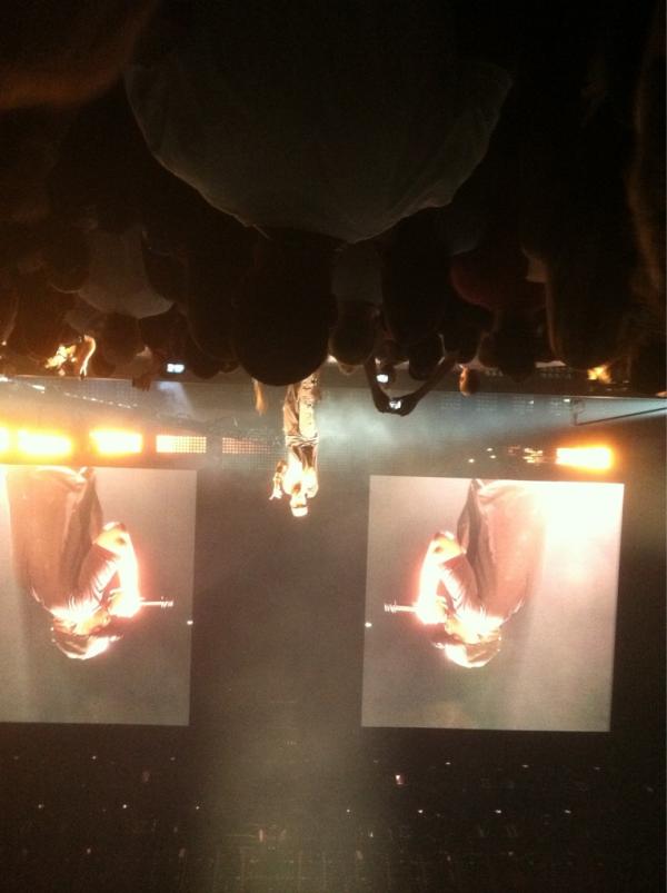 luke3705's tweet photo. Young H O going black album. #watchmewatchingthethrone http://t.co/EmCbJHrd