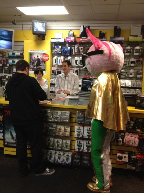 ProfessorGenki's tweet photo. Getting my copy. #strapiton @SaintsRow http://t.co/raxf4BYX