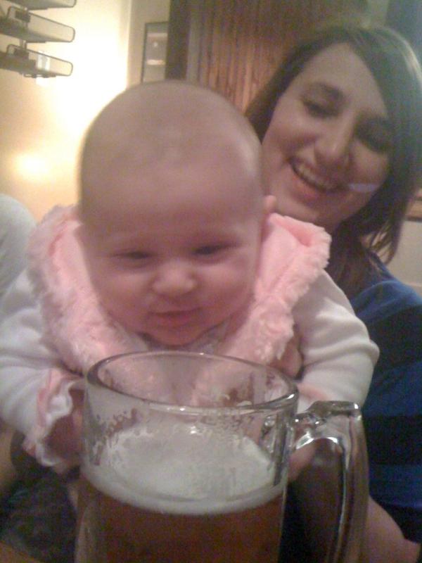 Huffstuff01's tweet image. She does it just like daddy!!! U no how we huffs get dwn #catchabuzz