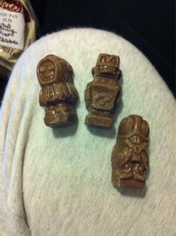 PillowTalkTV's tweet photo. Little chocolate robot alien bug men my boyfriend brought for awesome TV night! BEST! http://t.co/OgAdaoL3