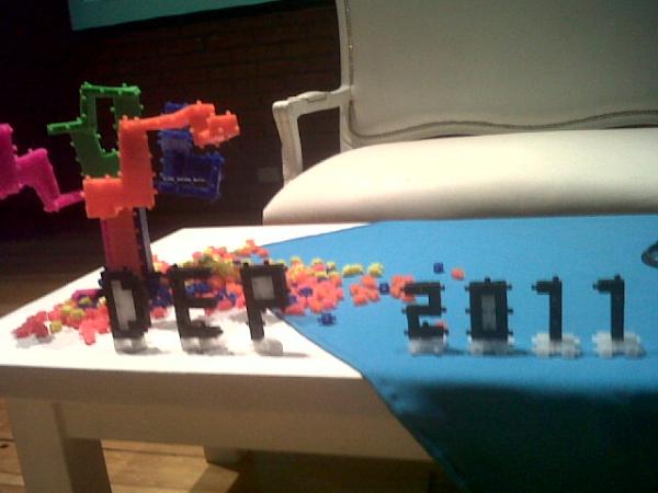 EquipoBulat's tweet photo. Charla con quienes hacen. Una de las ventajas profesionales que más disfruto. #DEP2011 en la UADE http://t.co/JYPXnLEG