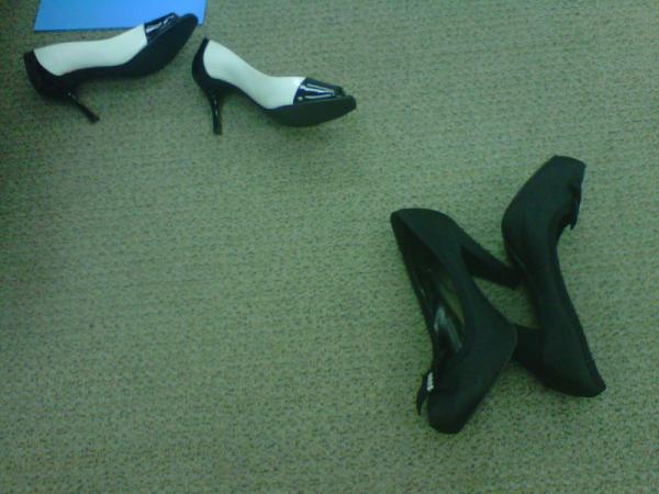 After a tired day of wearing high heels, my legs call for a soothing massage frm e new uPhoria! uPhoria to my rescue!