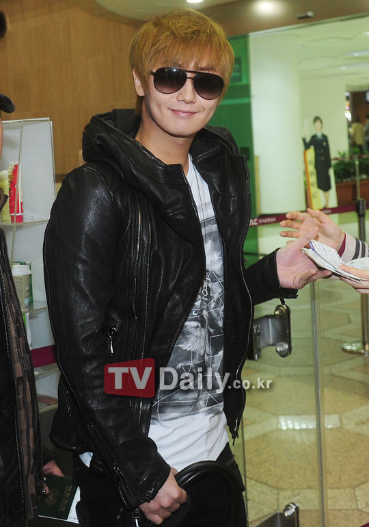SS501_MY's tweet photo. @mystyle1103 pls give me ur advice on how u bcome soo cuteeee <3 http://t.co/OPhssX0p