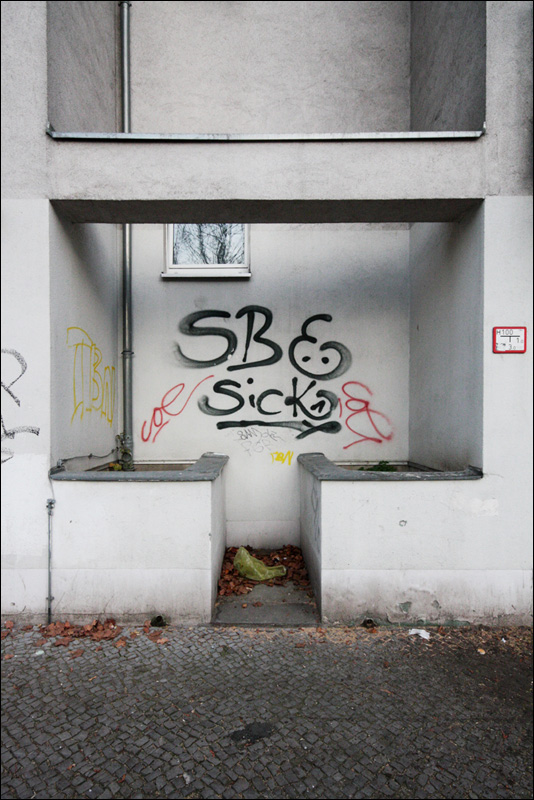 2nd Shot Berlin .. 17.11.2011 .. Schierker Straße .. "Berlin Walls"