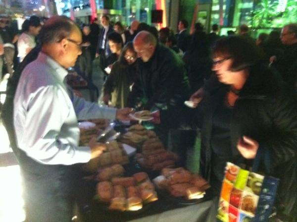 soupitup's tweet photo. Holiday lighting for Starlight Children's Foundation Canada #Brookfield Place http://t.co/hUgtHizd