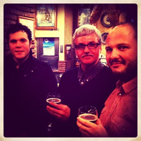 Después de la prueba, tapeando en Granada antes del concierto en <a href="/Lasalaeltren/">Sala El Tren</a>. Os venís???