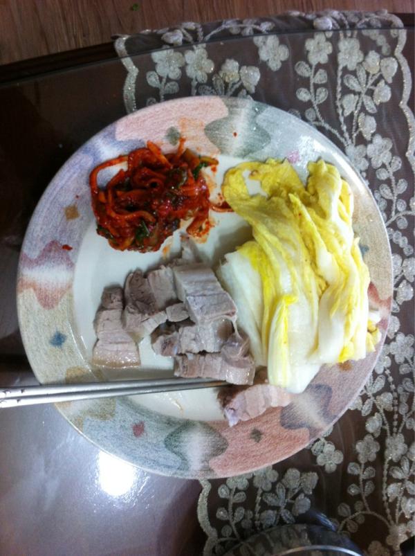 ohyc53's tweet photo. 우리집. 김장 보쌈. 정말. 맛있다 http://t.co/cveWm3e1