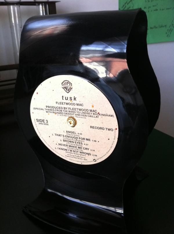 MusicalShares's tweet image. Stand just made for a customer in the UK :) Shipping tomorrow.