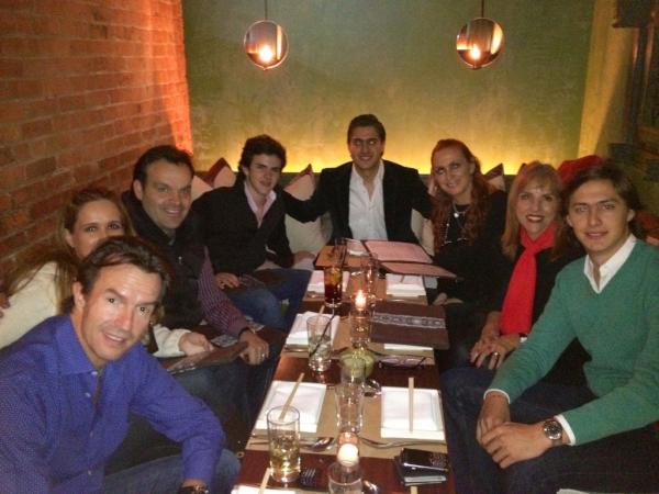 RodolfoLanderos's tweet photo. Terminando de cenar en el Spice Market. ¡Un verdadero deleite! #TeamLanderos #WINNING http://t.co/B2CjzBM6